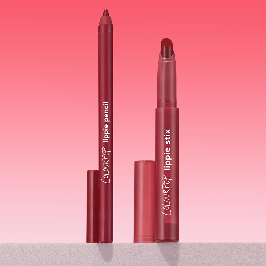 ensemble crayon à lèvres et rouge à lèvres