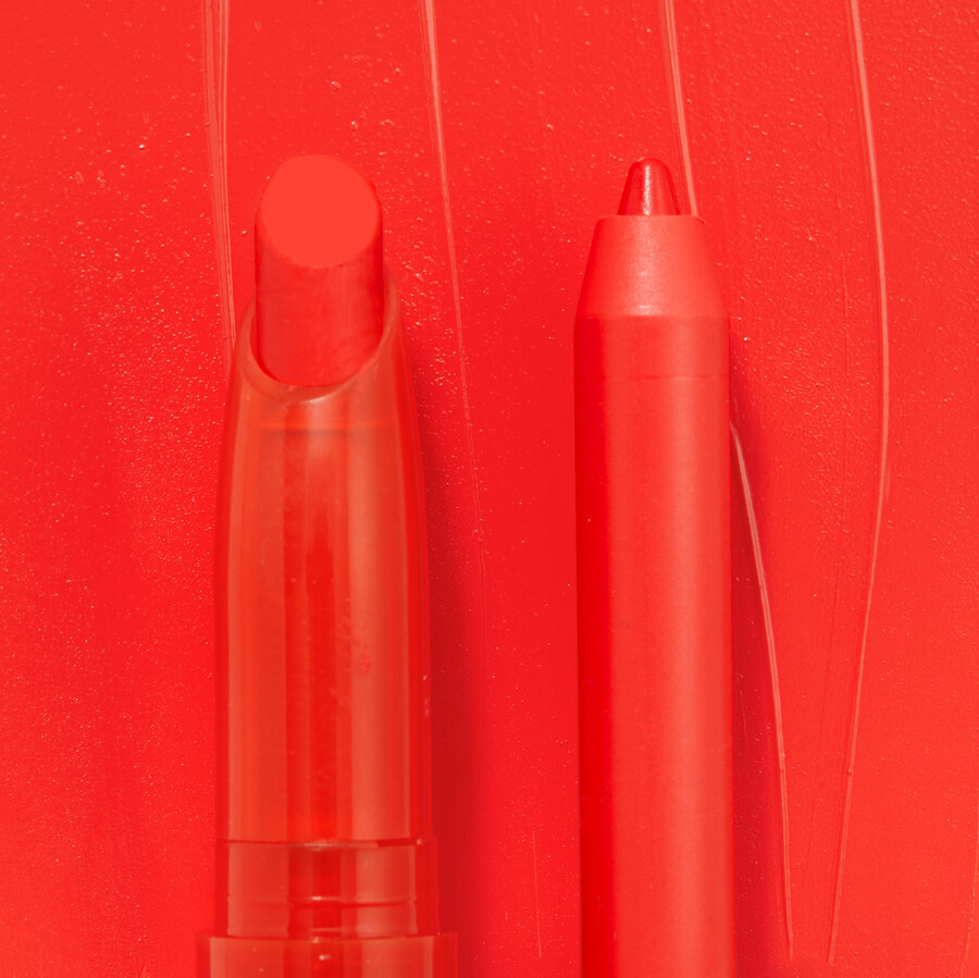 ensemble crayon à lèvres et rouge à lèvres